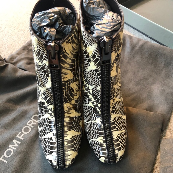 NWT $2880 Tom Ford Black and White Python Ankle Boots - Picture 3 of 10